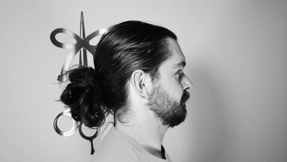 A Messy Man Bun For Regular Guys “The Sloppy Joe”