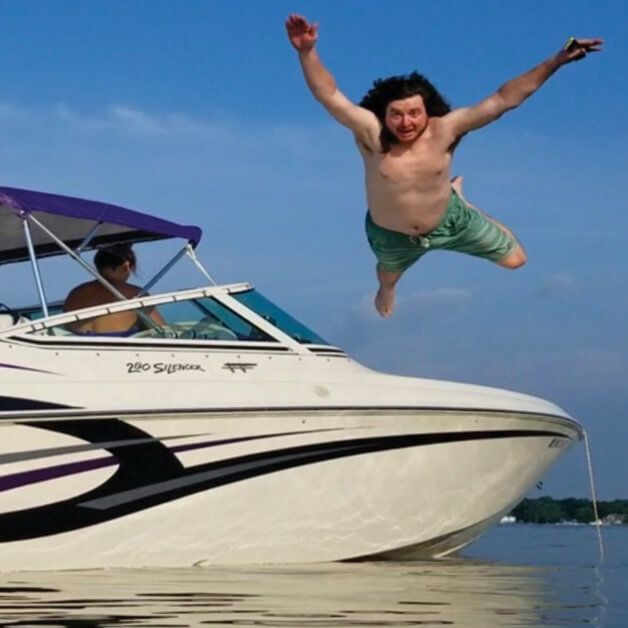 El Druberado diving into his hair dreams.