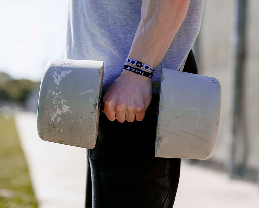 Jesse Marvin holding massive weight